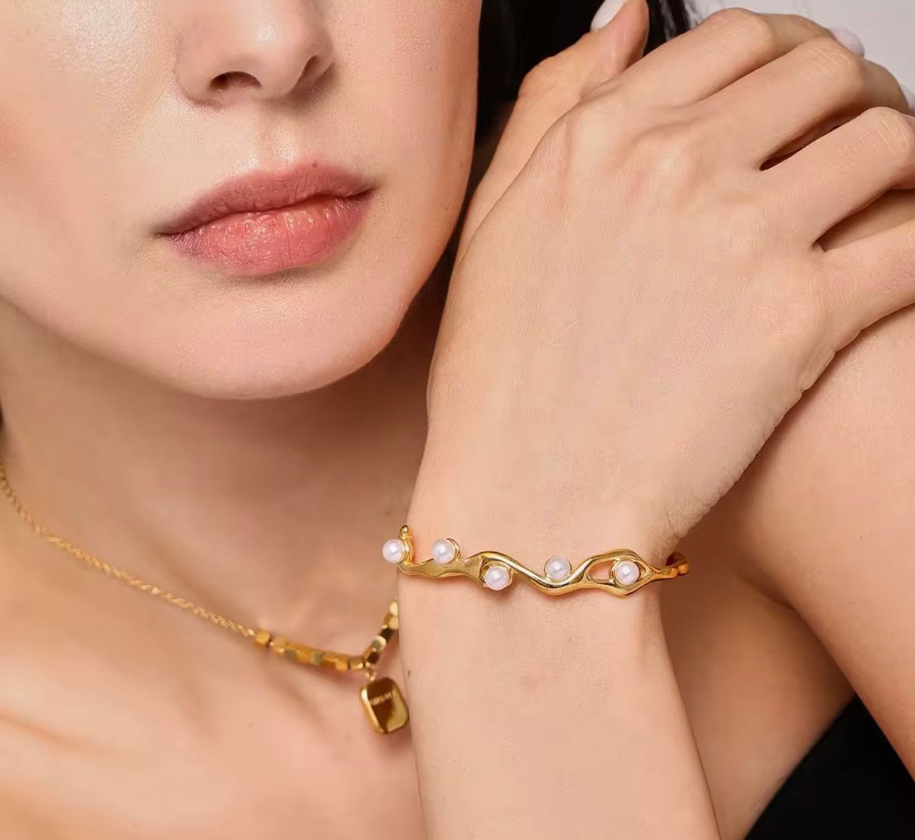 Pearly Modern Cuff Bracelet kohi shop