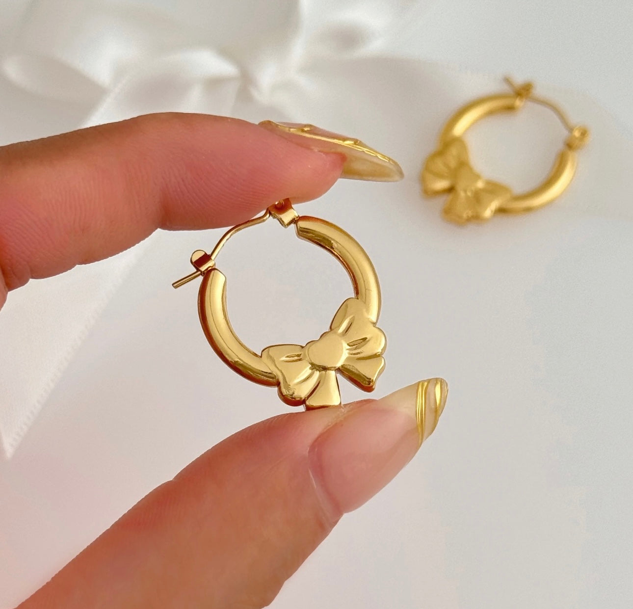 Bow Gold Plated Hoops kohi