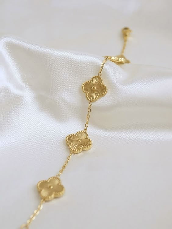 Gold Clover Bracelet kohi shop