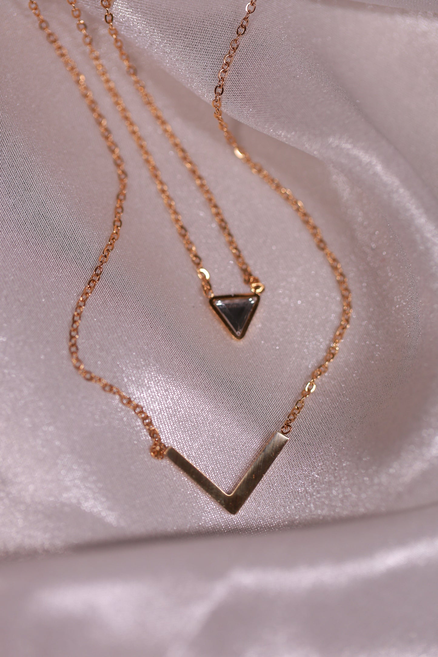 Layered V Necklaces kohi