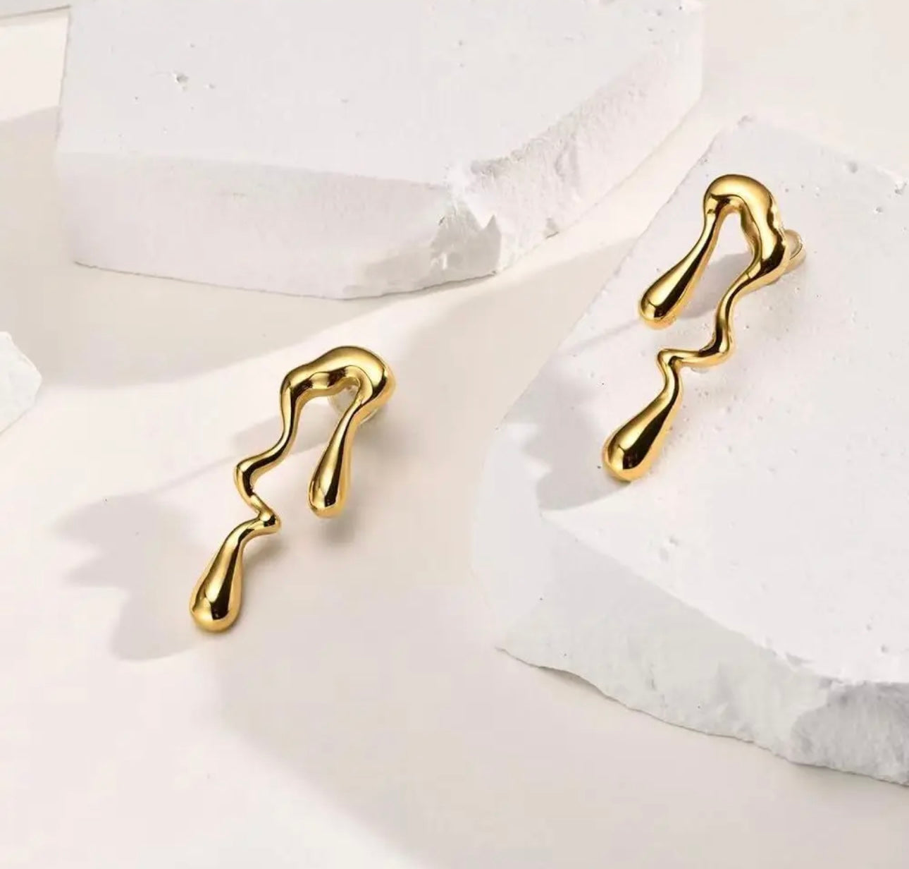 Water Drop Statement Earrings kohi