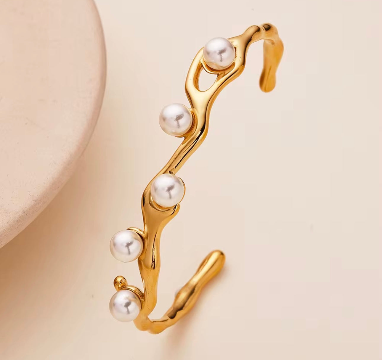 Pearly Modern Cuff Bracelet kohi shop