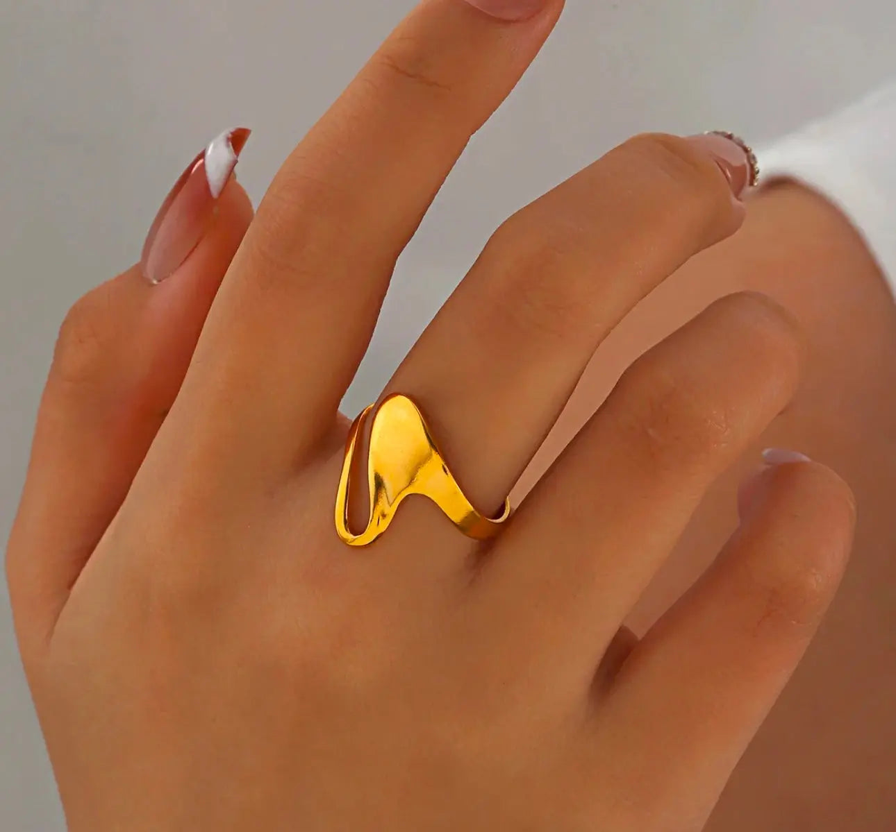 Lana- Water Wave Ring kohi