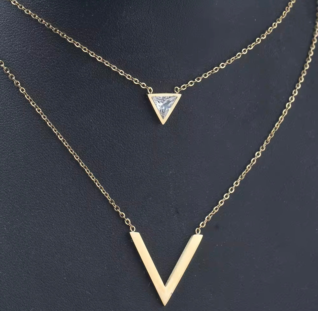 Layered V Necklaces kohi