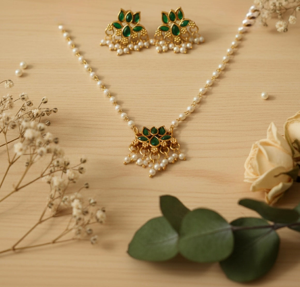 Lotus choker