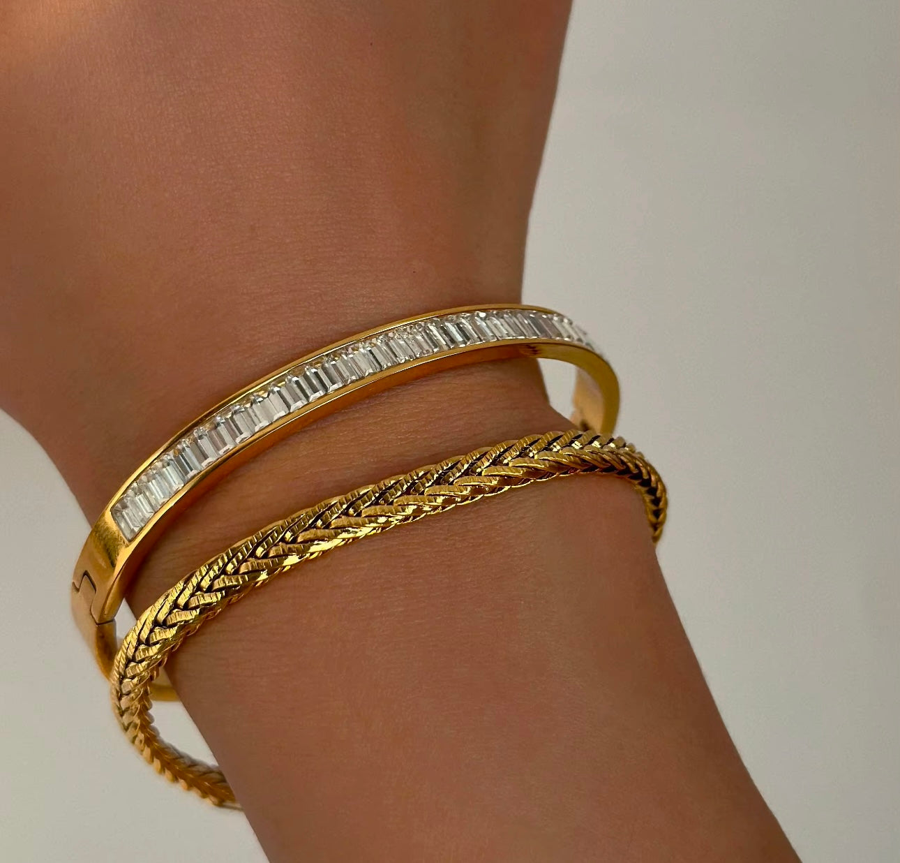 Coral Tennis Zirconia Diamond Gold Bangle kohi