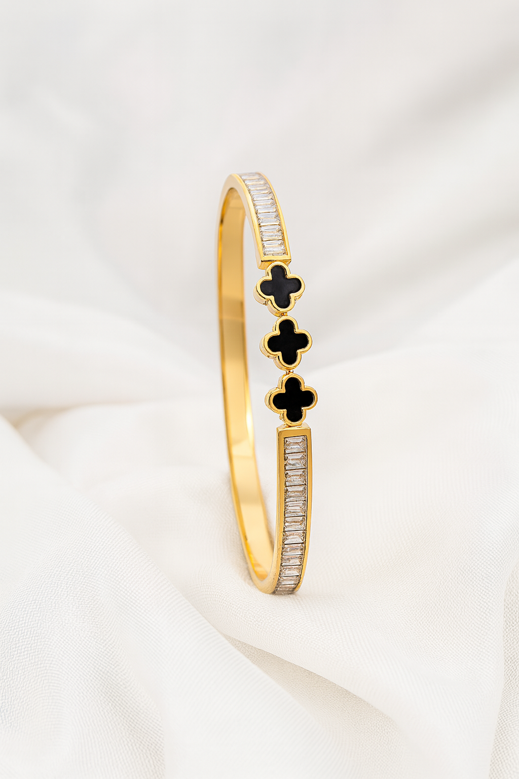 Clover Diamond bangle