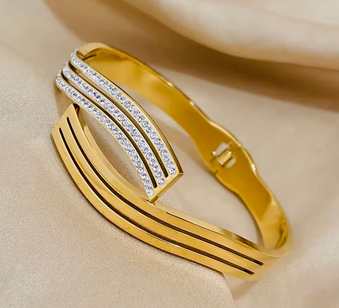 Wave Bangle Bracelet kohi shop