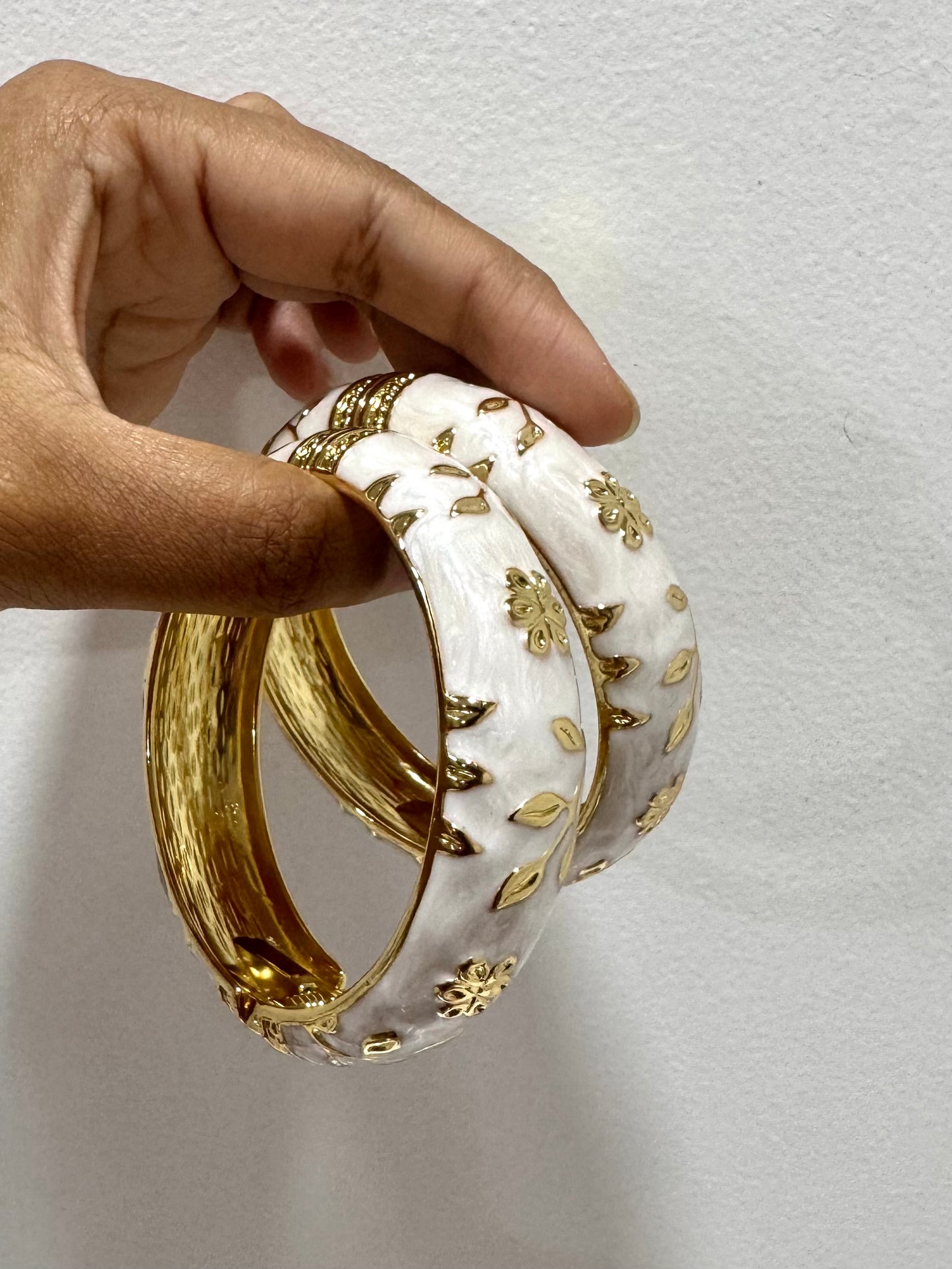 Classy White Gold Italian Bangle