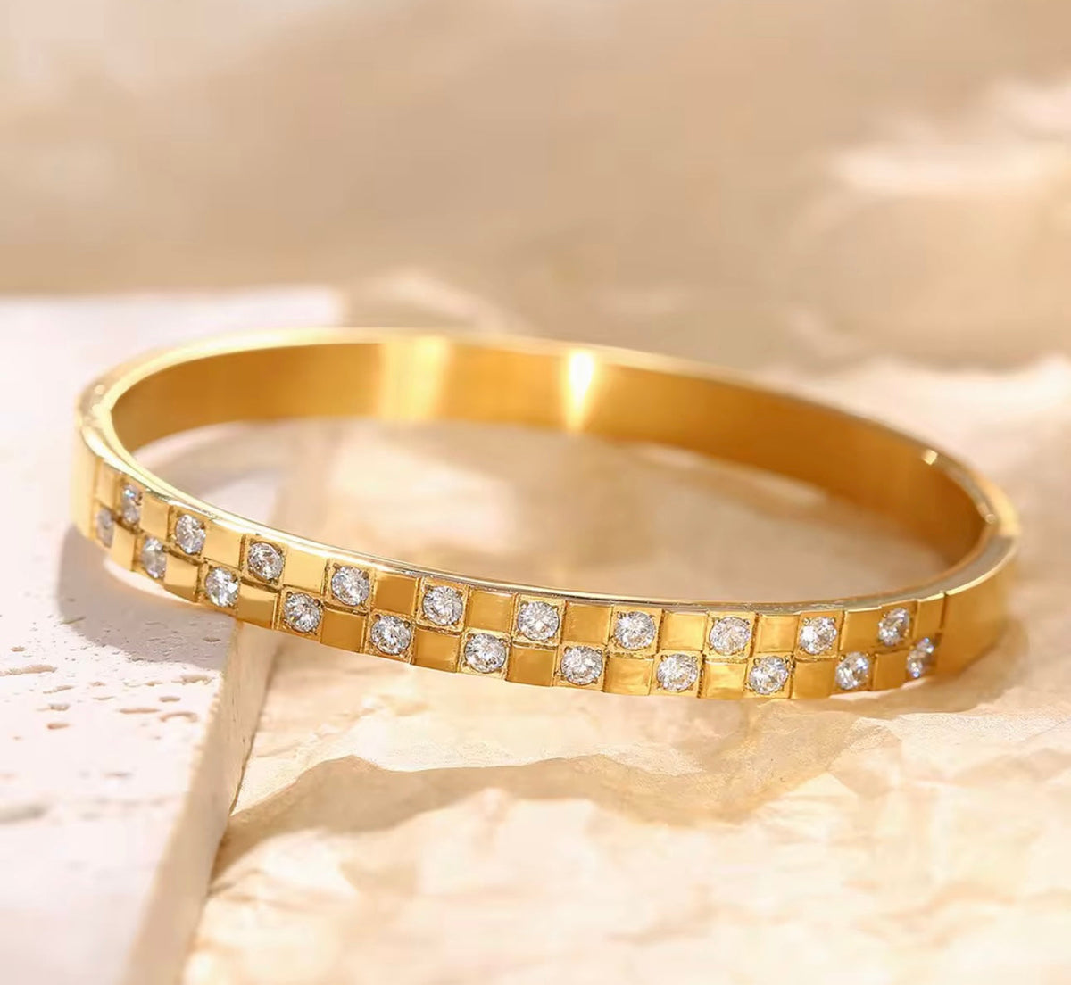 Classic Cross Pattern Zirconia Bangle kohi shop