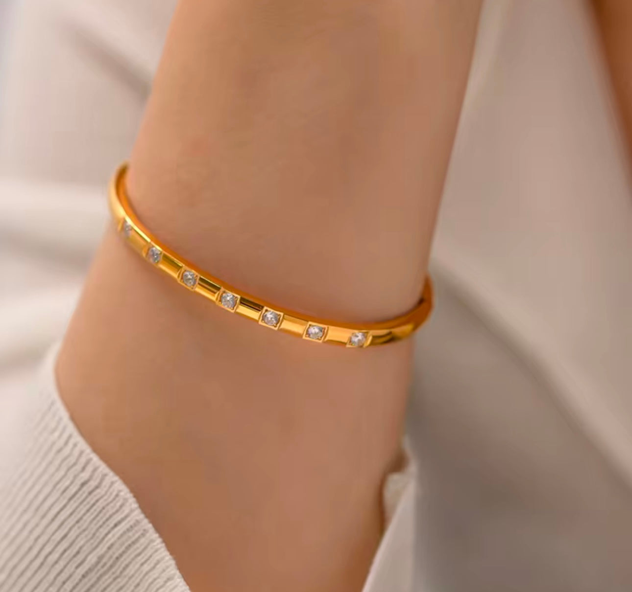 Simple Zirconia Diamond Bangle kohi shop