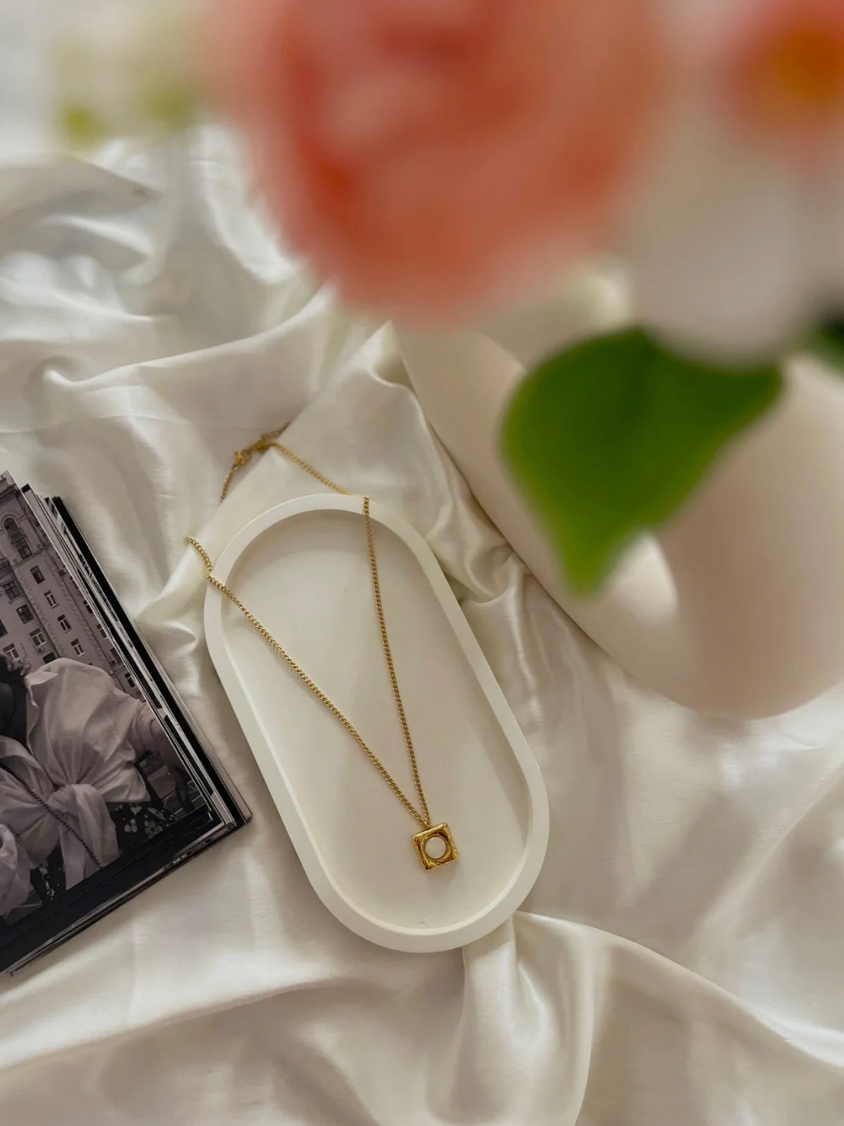 Box Pearl Pendent Necklace kohi shop