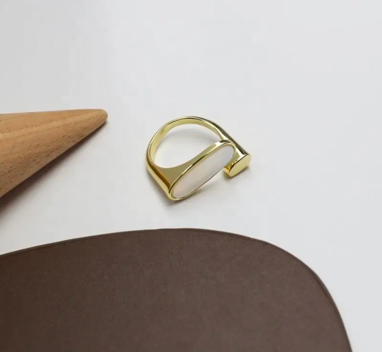 Abstact Ring kohi shop