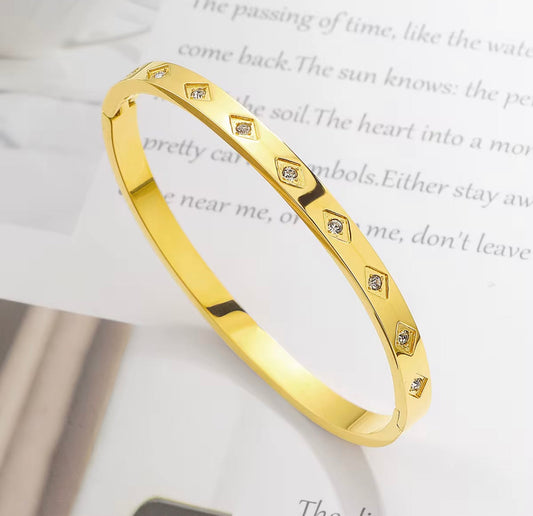 Zirconia Diamond Cut Bangle Bracelet kohi shop