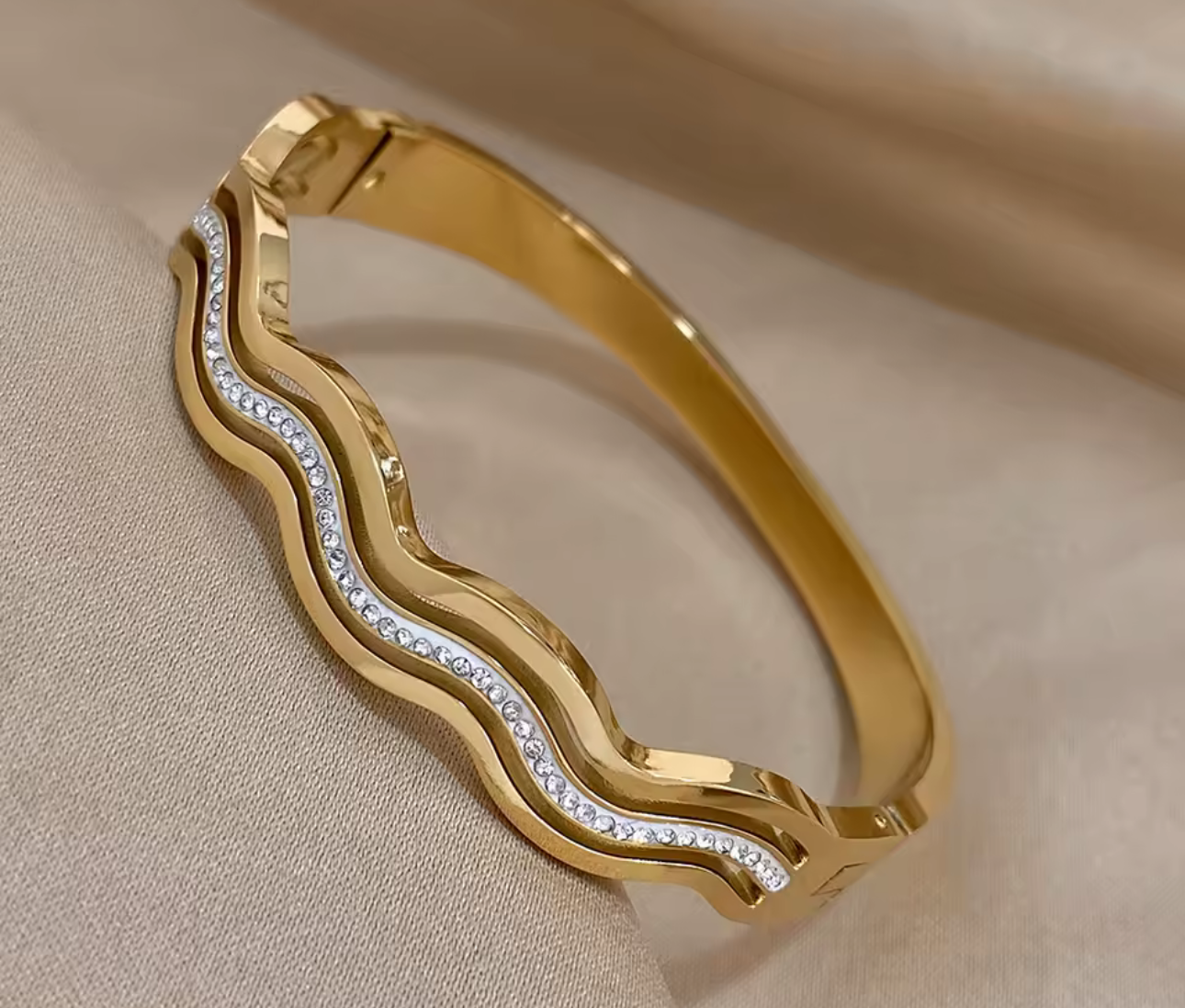 Wave Zirconia Bangle