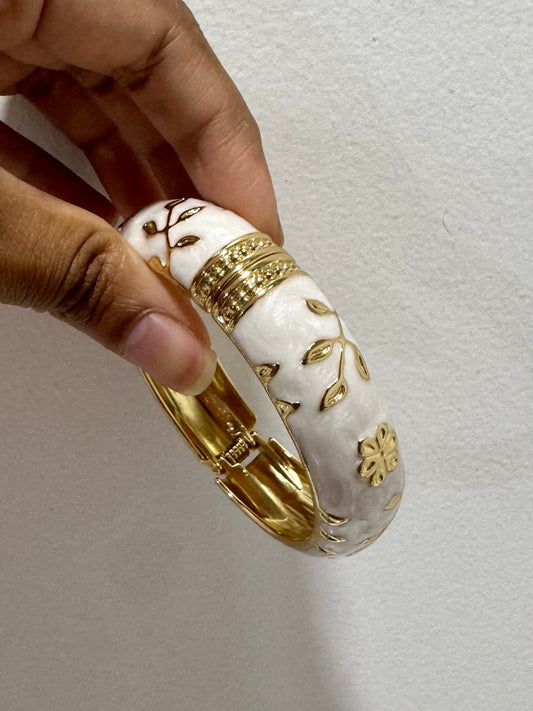 Classy White Gold Italian Bangle