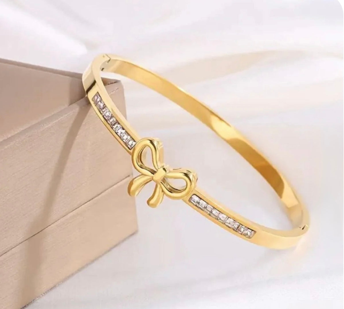 Bow bracelet