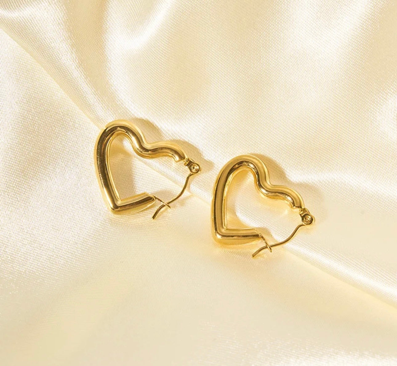 Chic Heart Hoops kohi