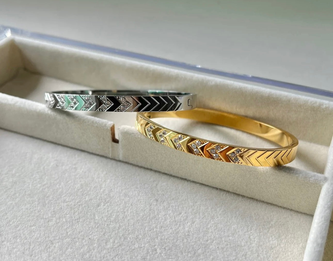 Pretty Lady Bracelets: Elegant and Fashionable Accessories kohi shop