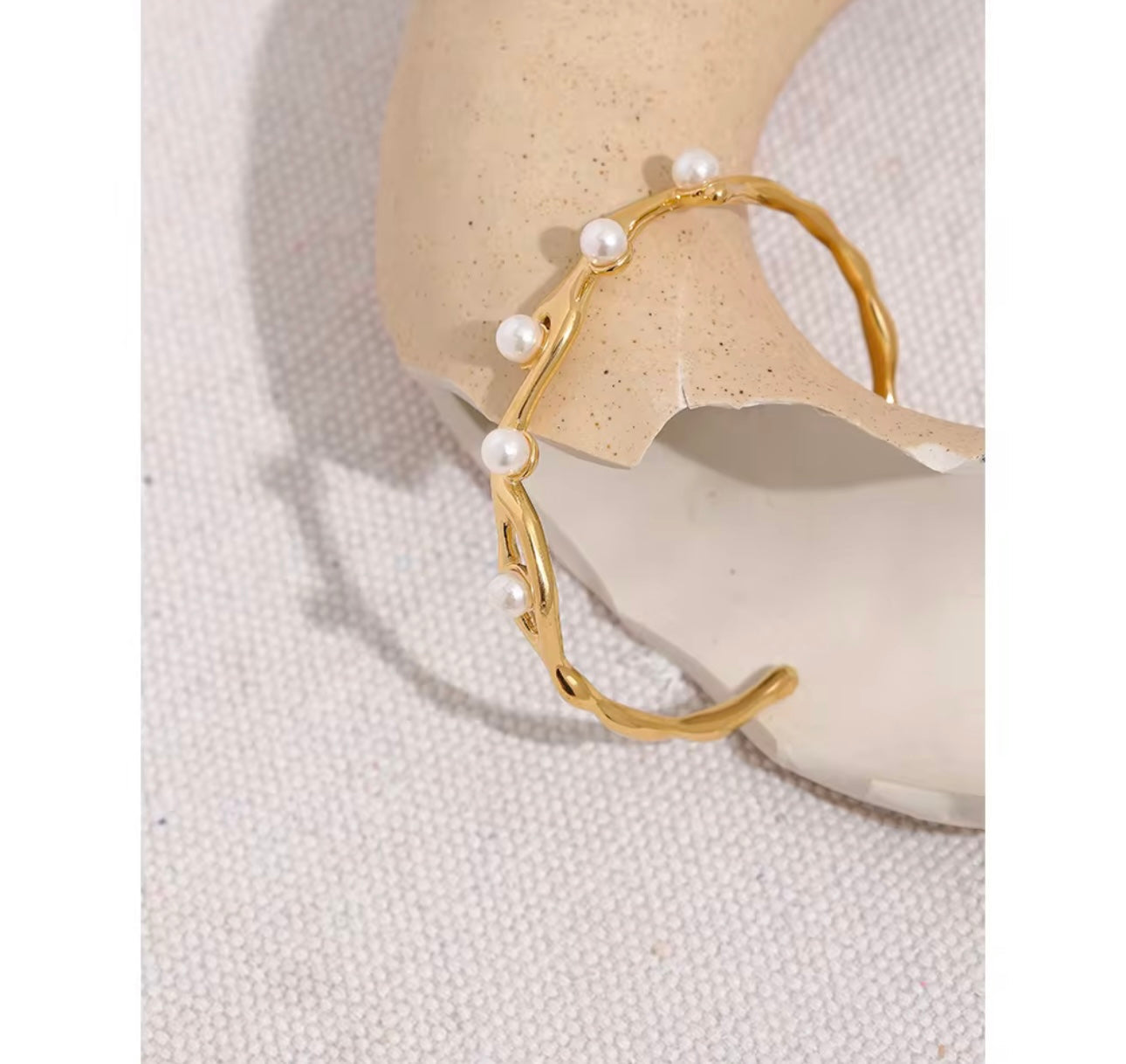 Pearly Modern Cuff Bracelet kohi shop
