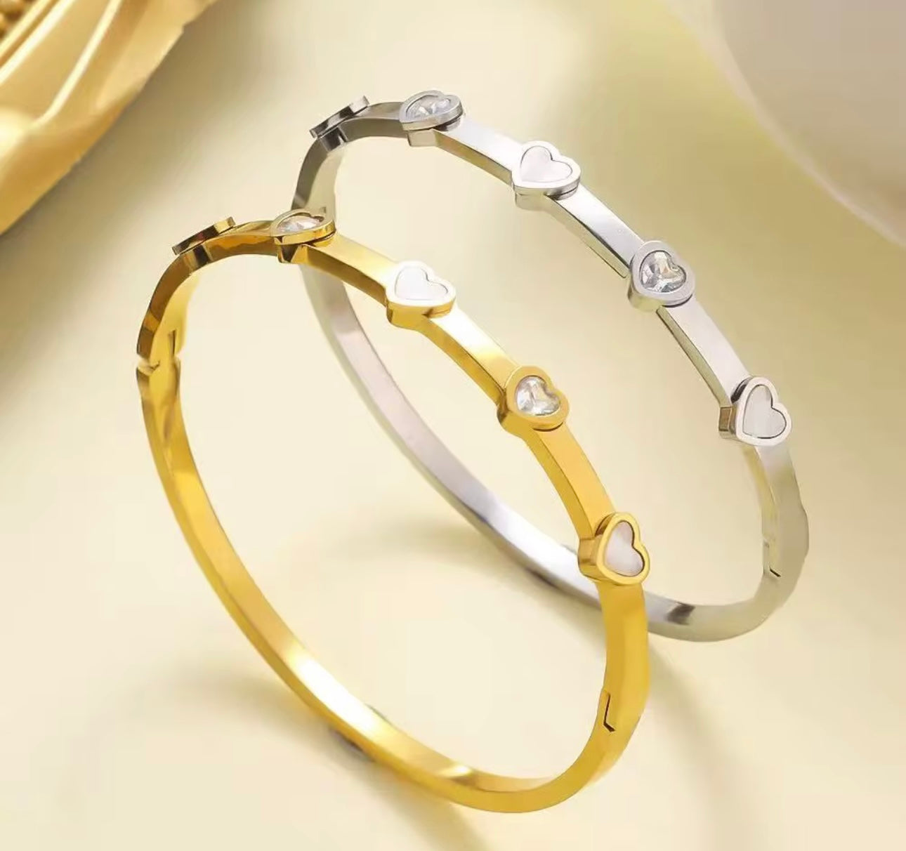 Gold Heart Bracelet kohi shop