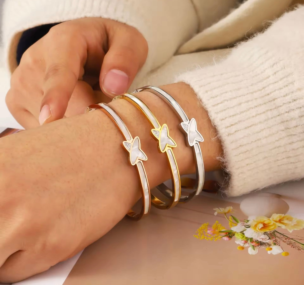 Light luxury Bracelets
