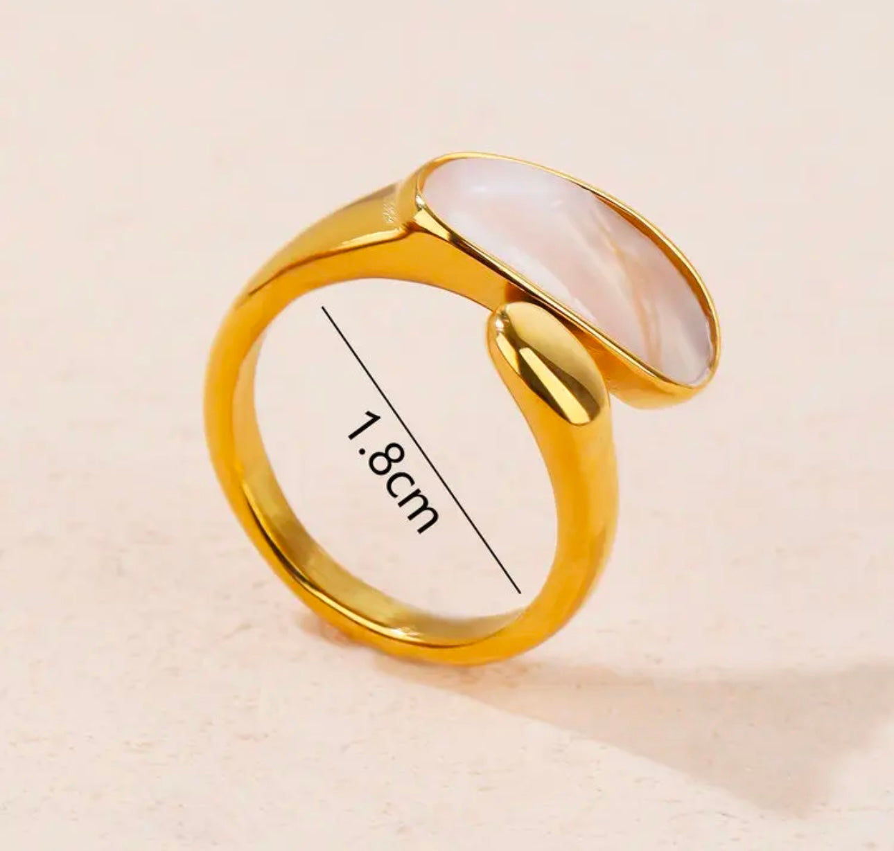 Abstact Ring kohi shop