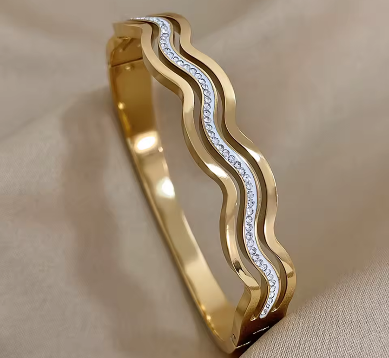 Wave Zirconia Bangle