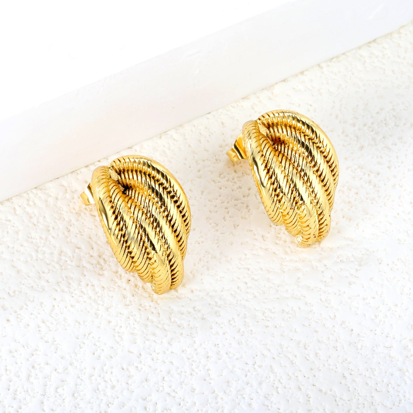 Chunky earring