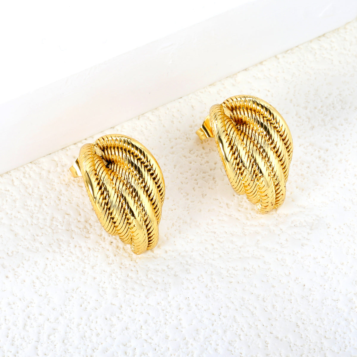 Chunky earring