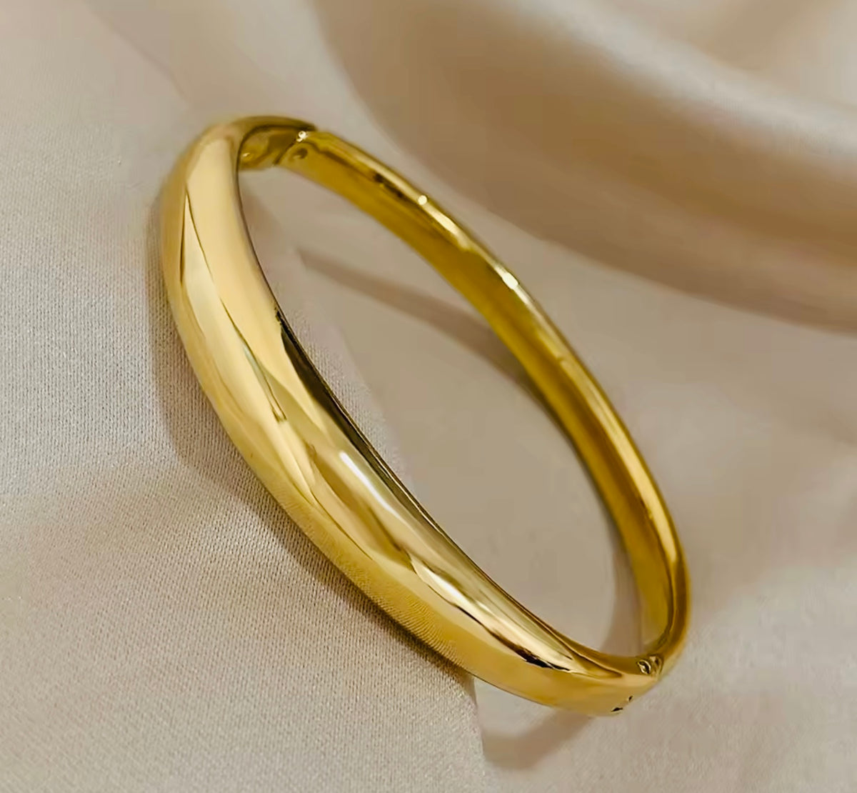 Simple Everything day Bangle