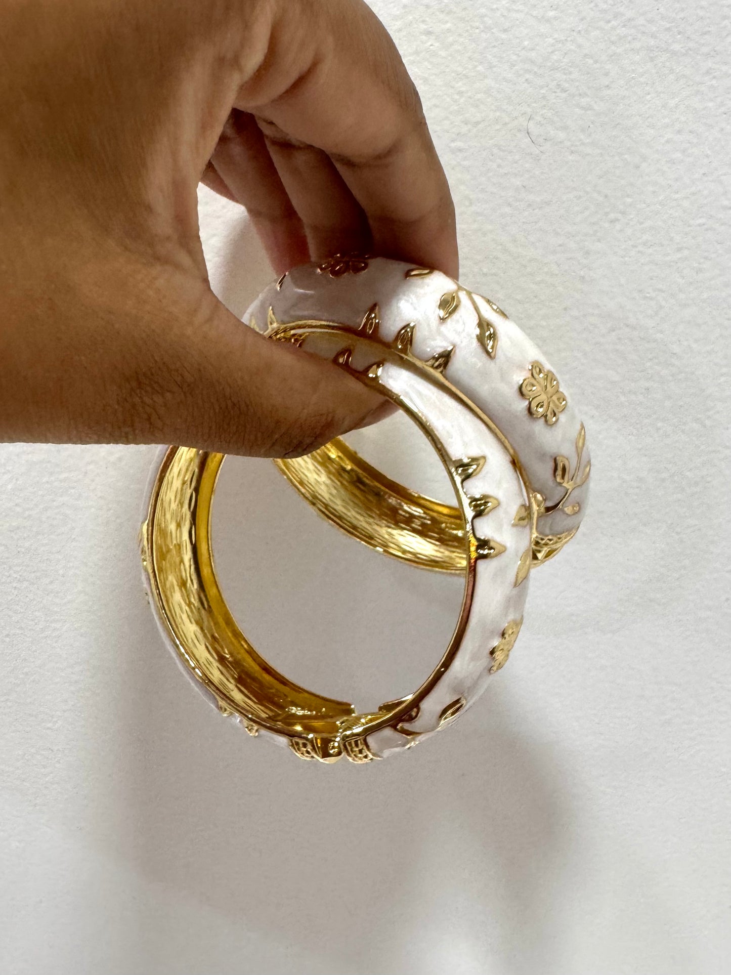 Classy White Gold Italian Bangle