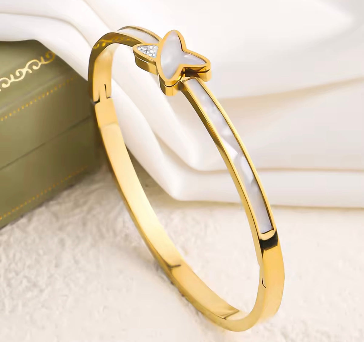 Light luxury Bracelets