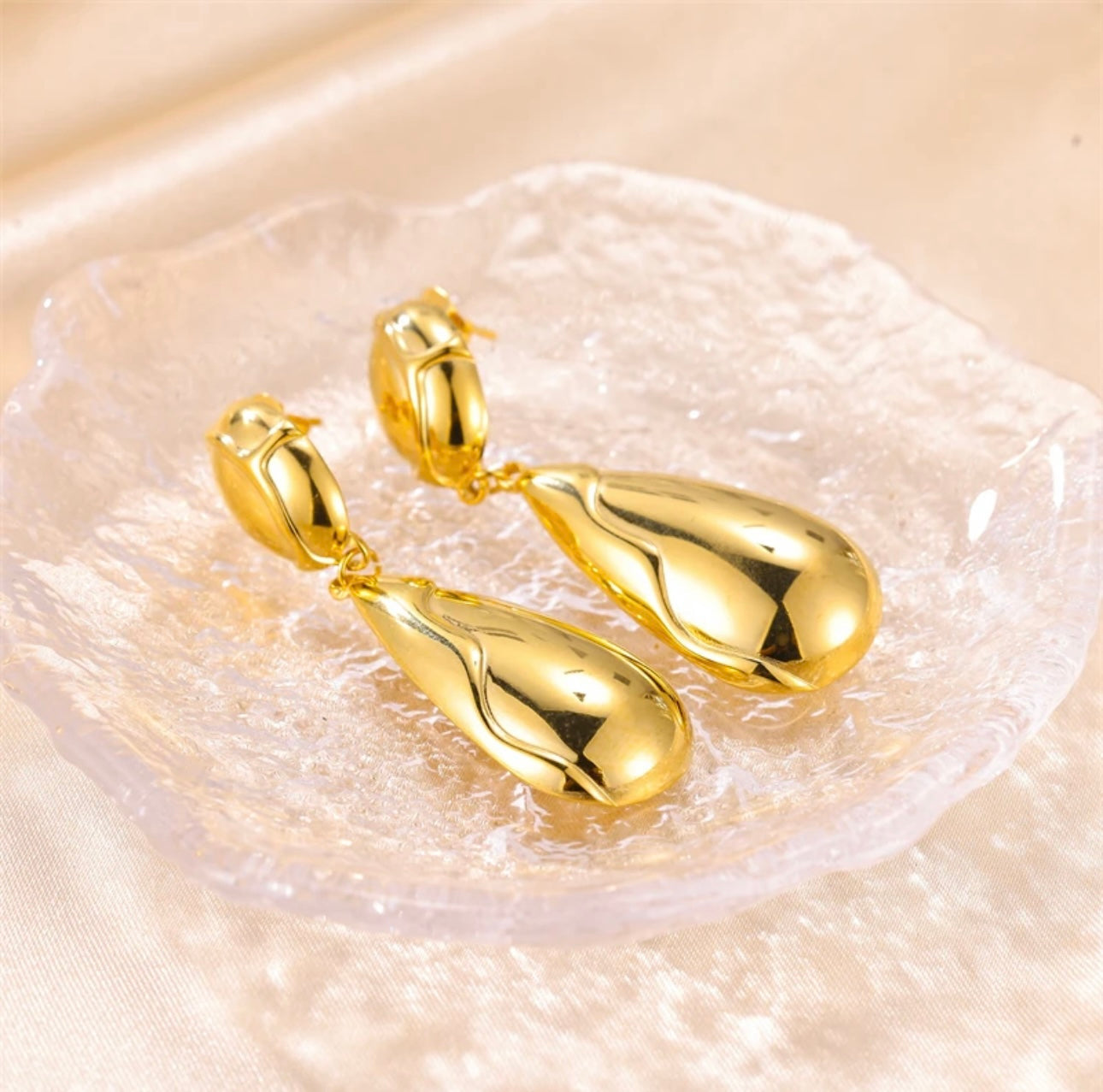 Luxurious Golden Droplets Earring kohi shop