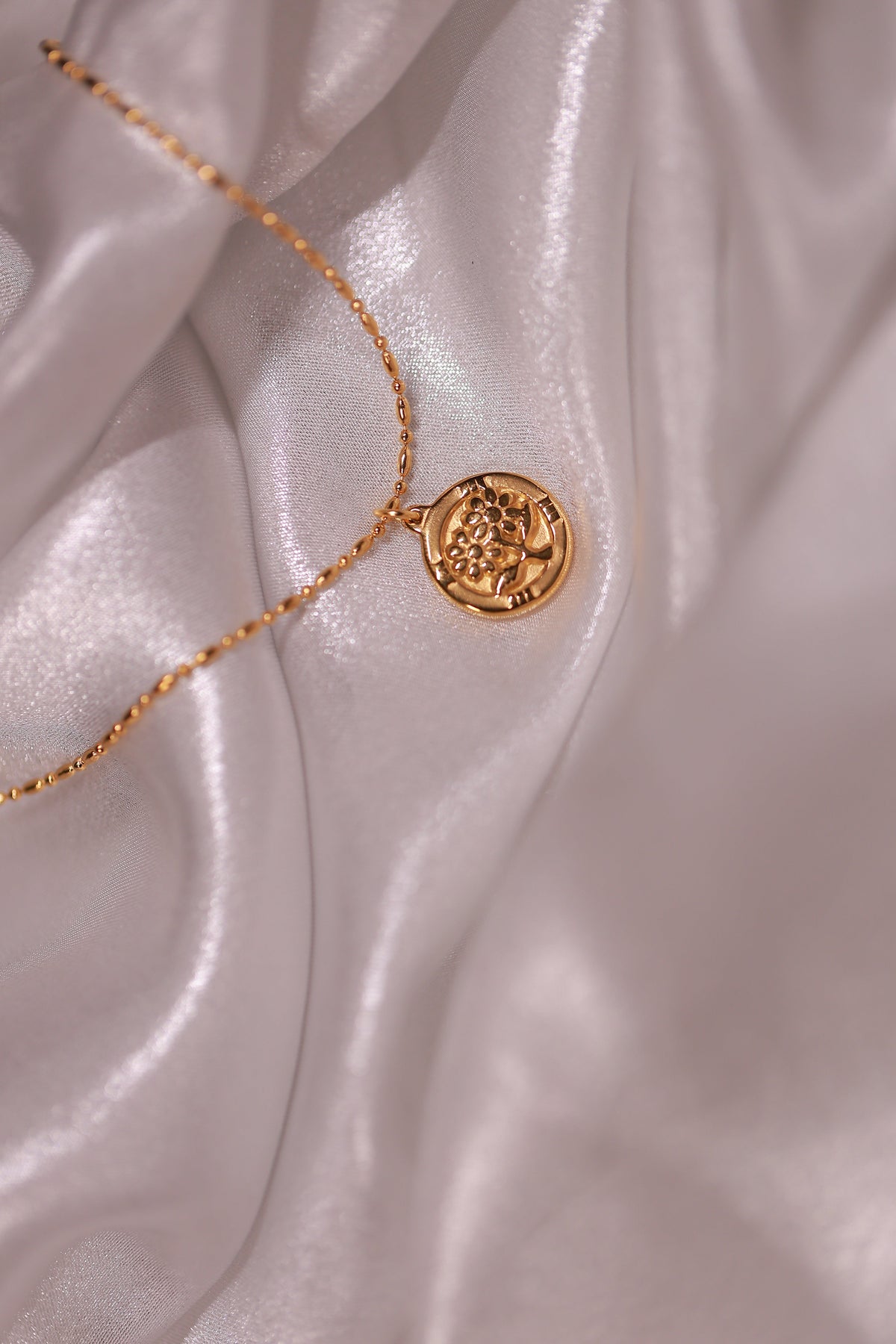 Classic Floral Necklace kohi