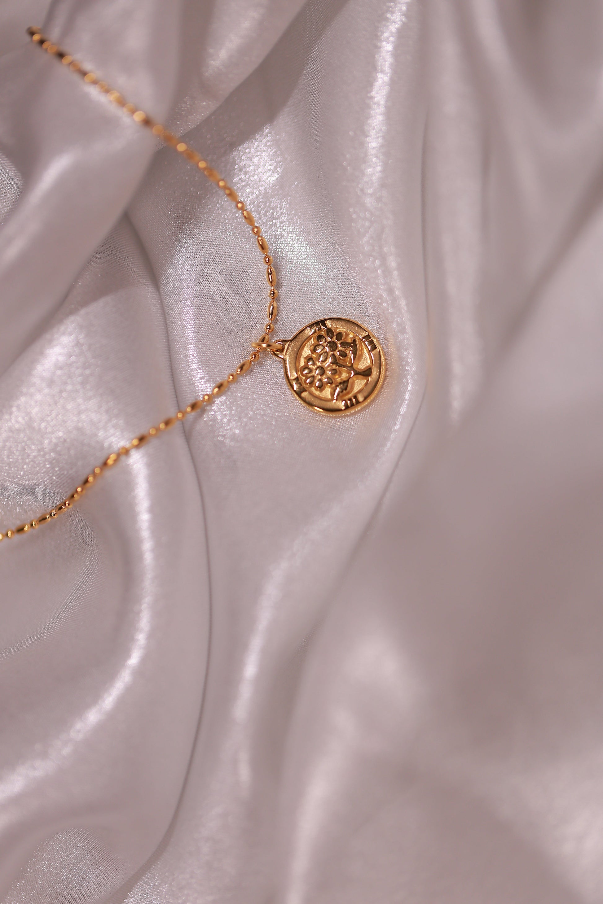 Classic Floral Necklace kohi