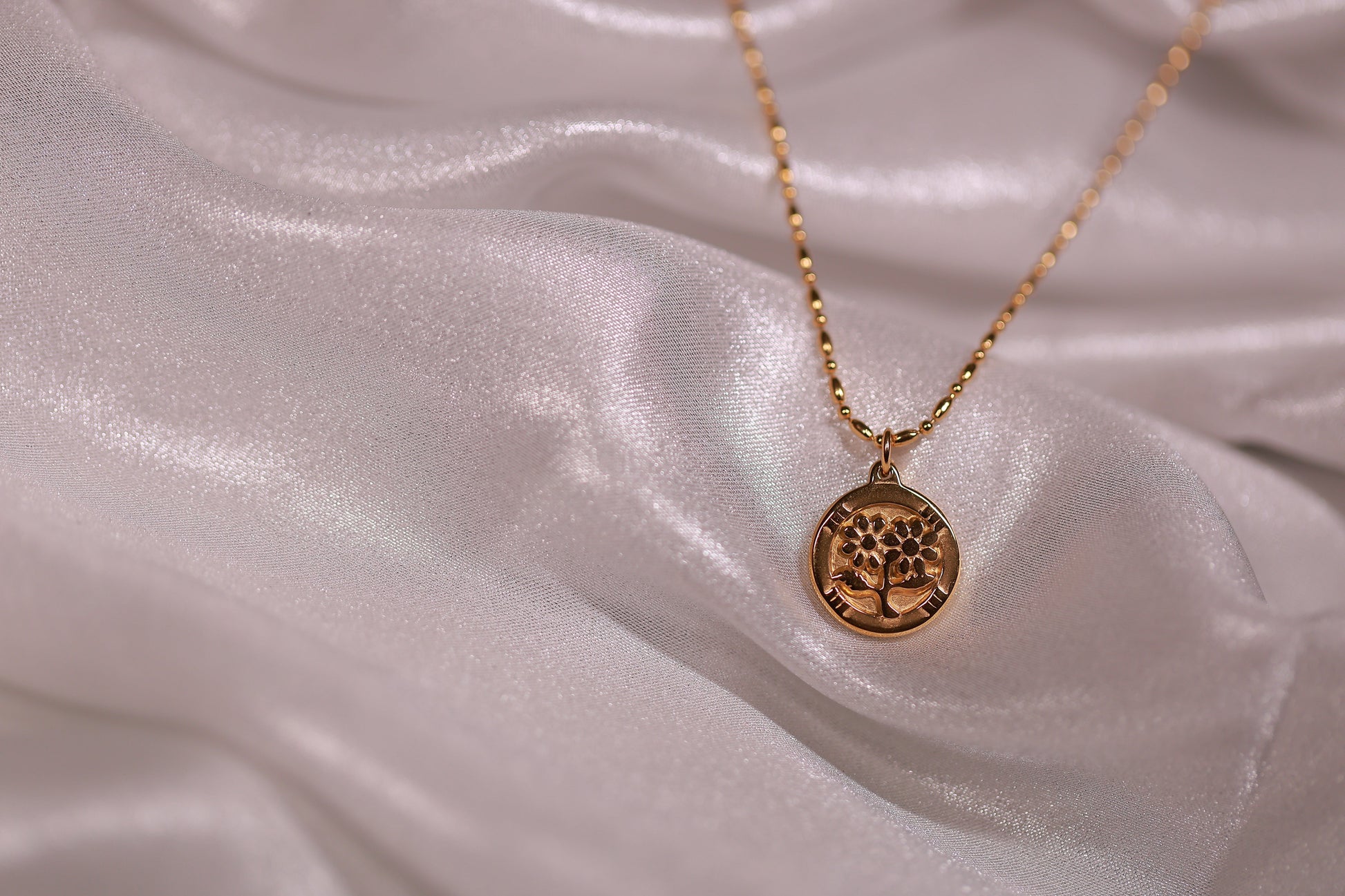 Classic Floral Necklace kohi