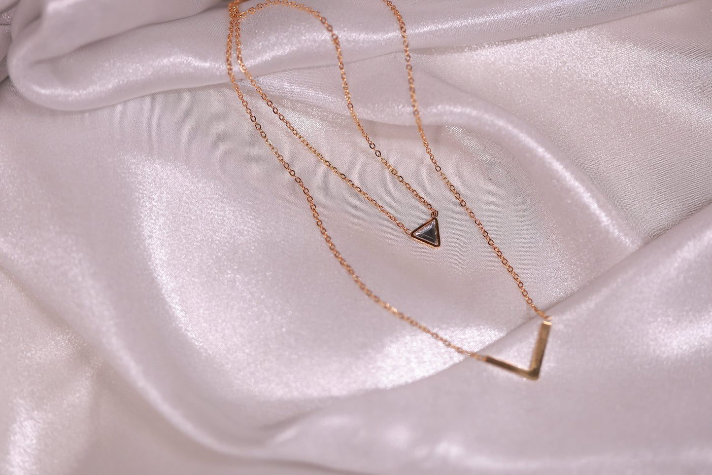 Layered V Necklaces kohi