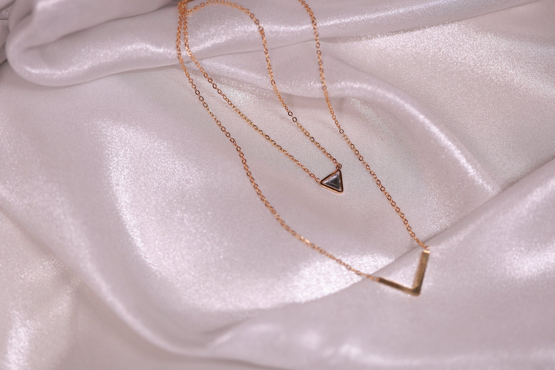 Layered V Necklaces kohi