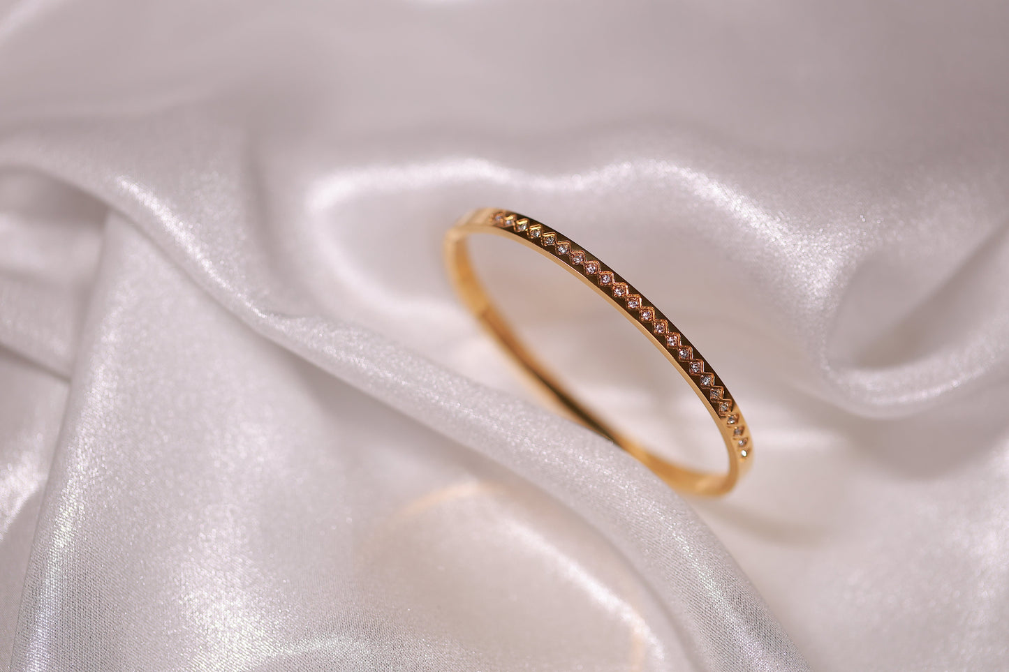 Stone Bangle Bracelet kohi