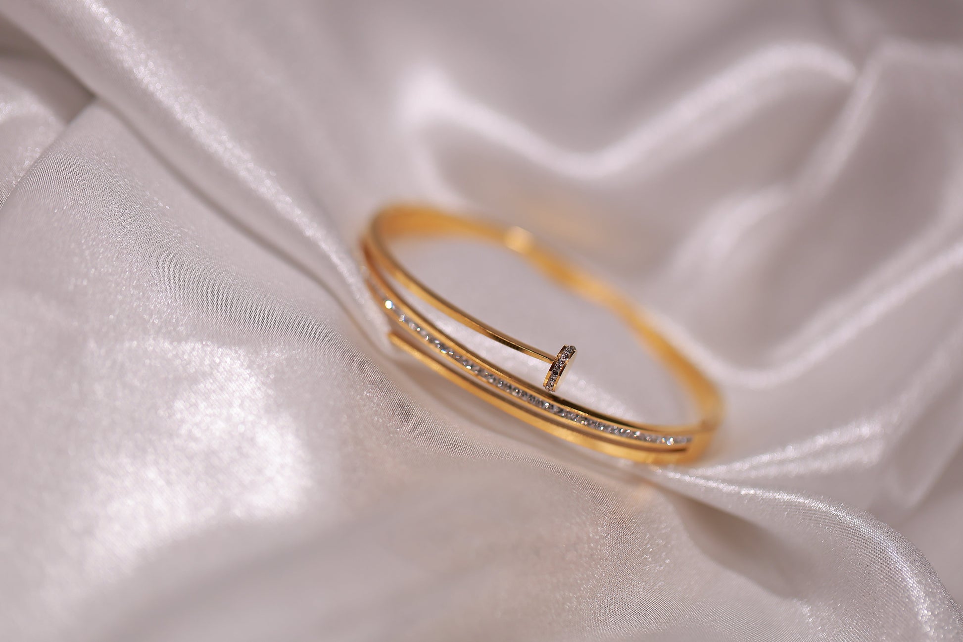 18k Gold Plated Zirconia Diamond Nail Bangle kohi