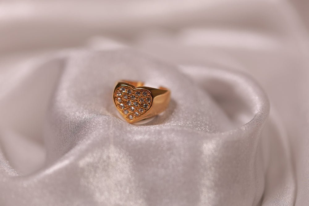 Iced Chunky Heart Ring kohi