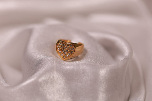 Iced Chunky Heart Ring kohi