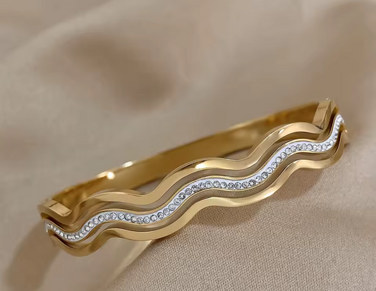 Wave Zirconia Bangle