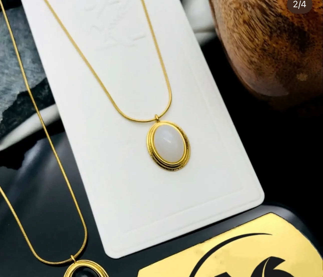 Pearl pendent kohi shop