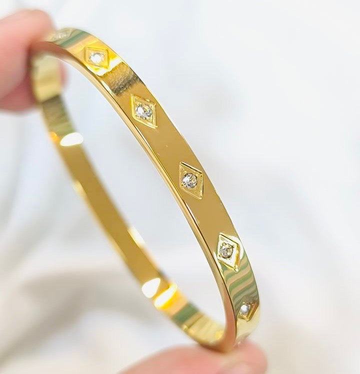 Zirconia Diamond Cut Bangle Bracelet kohi shop