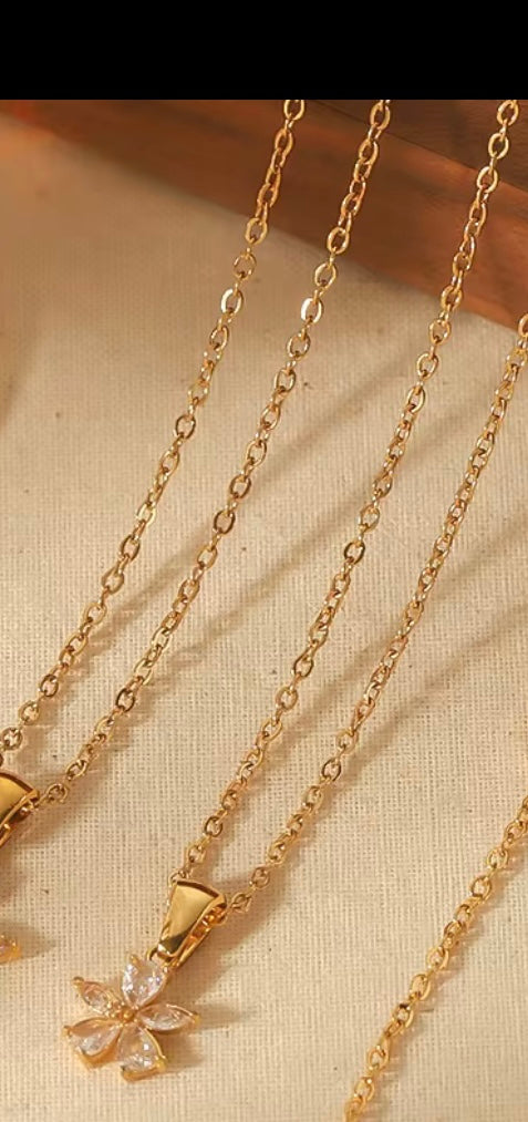 Crystal Flower Necklace kohi shop