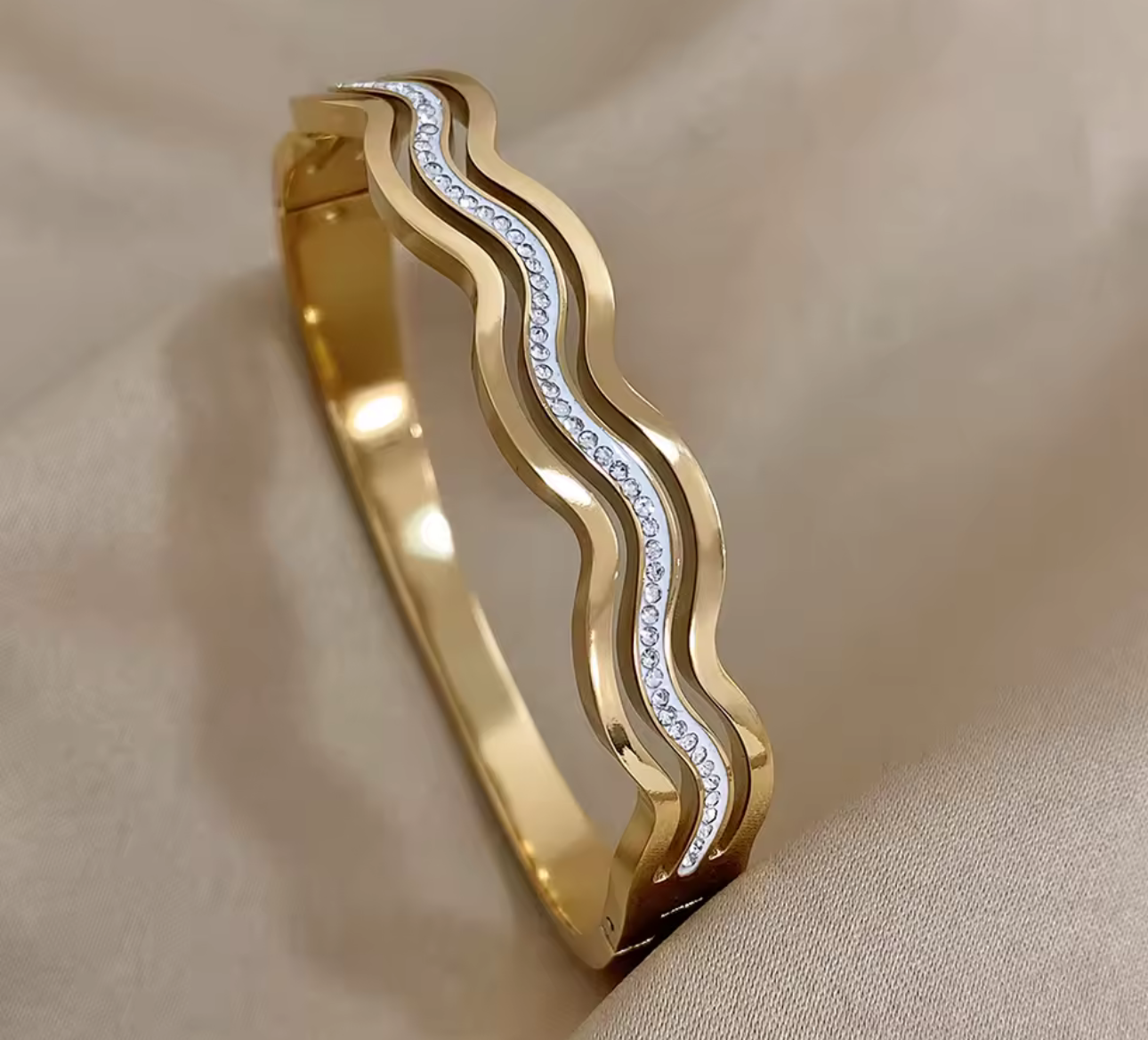 Wave Zirconia Bangle