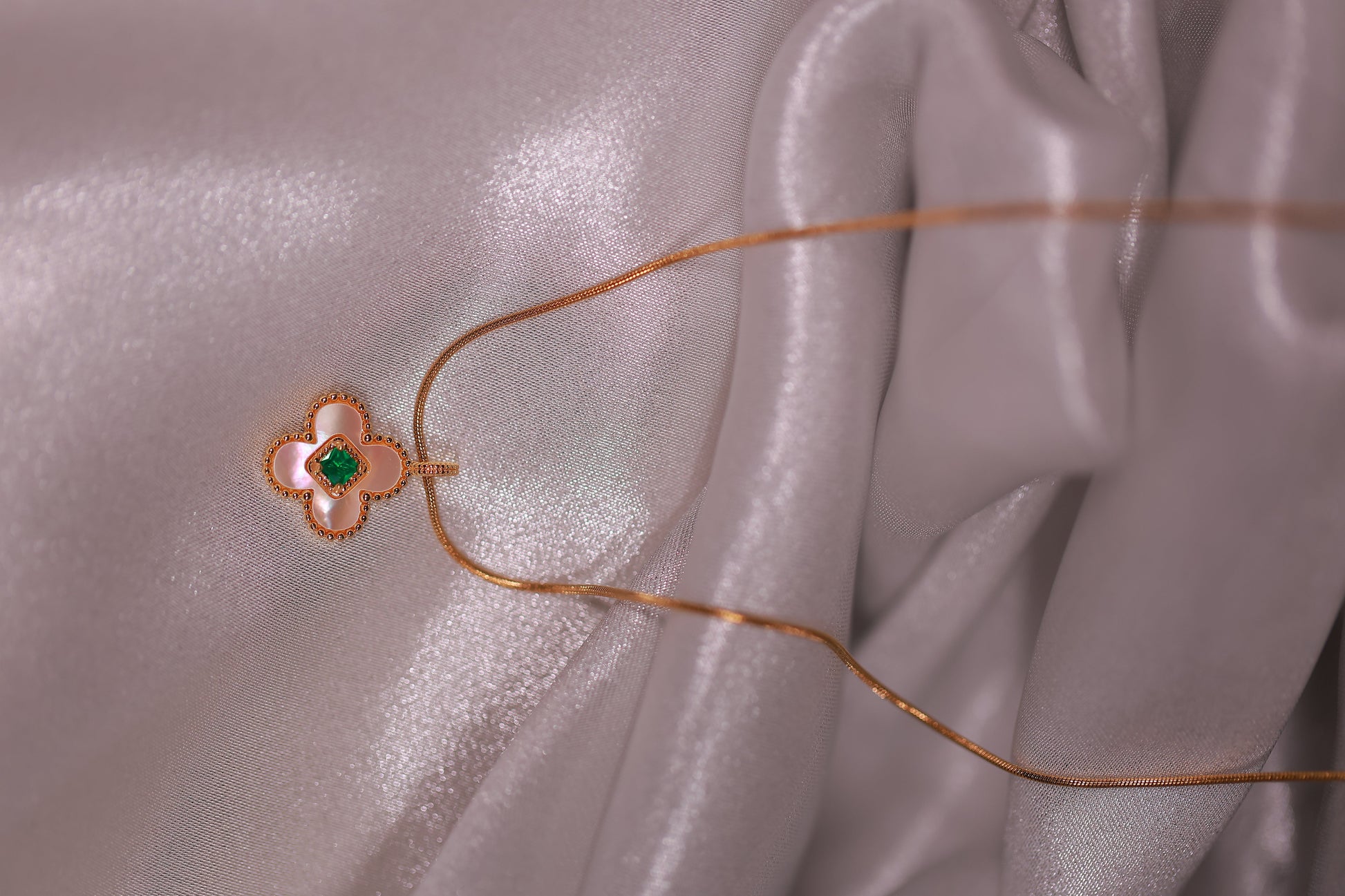 Green Zirconia Diamond Pendant kohi
