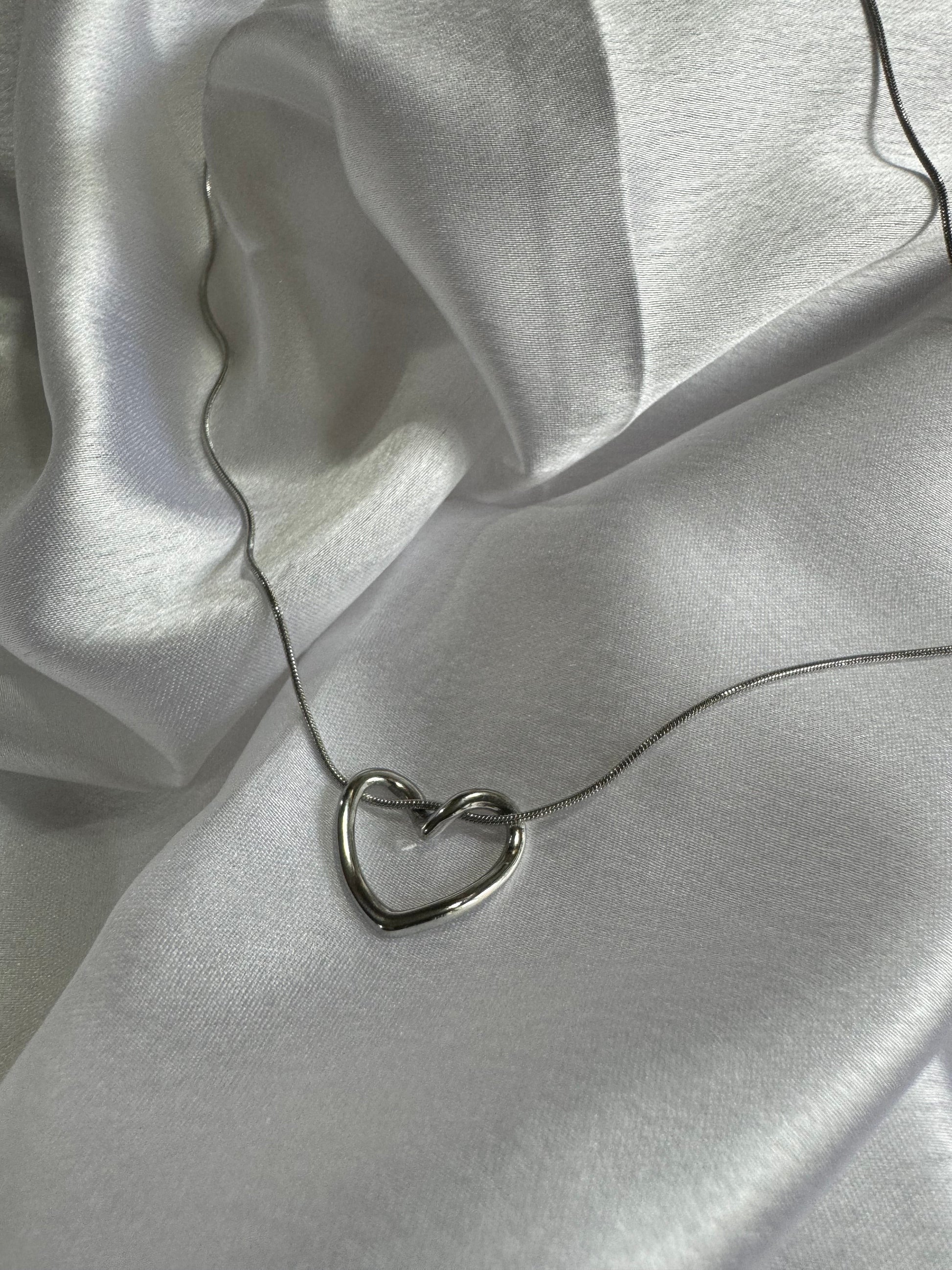 Silver Heart Necklace kohi shop